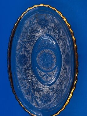 vintage Anchor Hocking clear glass oval serving bowl in the Sandwich pattern